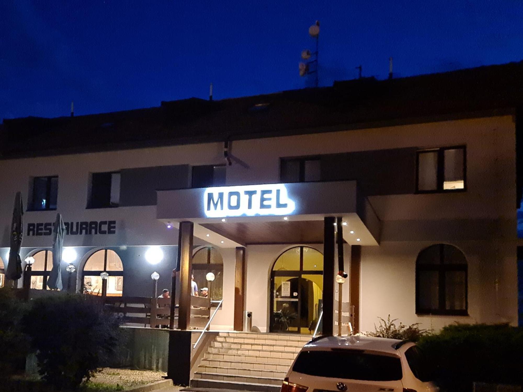 Motel Tosanovice Dolni Tosanovice Bagian luar foto